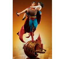 DC Comics Diorama Superman and Lois Lane 56 cm