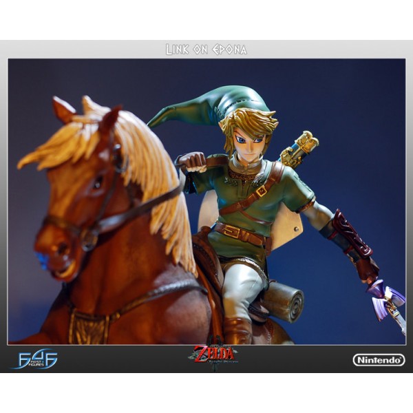 Link & Epona - The Legend of Zelda action figure